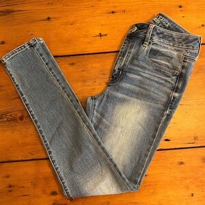 American Eagle super stretch skinny jeans size 8 long